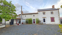 Maison à vendre à Argentonnay, Deux-Sèvres - 381.600 € - photo 1
