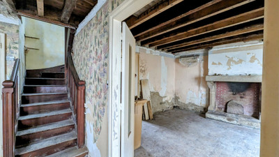 French property for sale in Guémené-sur-Scorff, Morbihan - €61,600 - photo 2