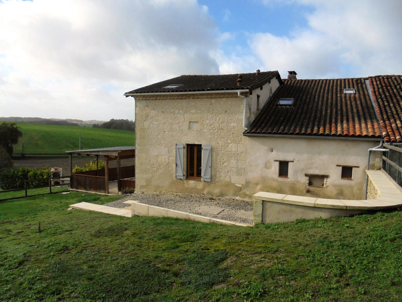 Maison à vendre à Laprade, Charente - 165 000 € - photo 1
