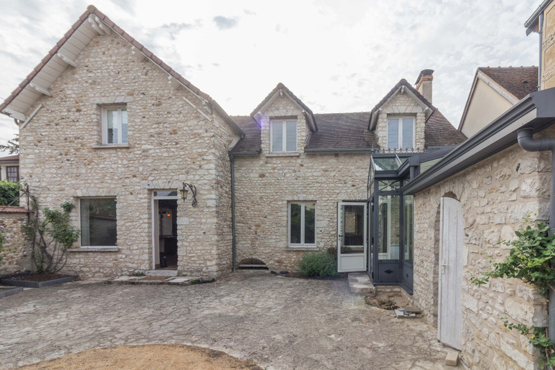 French property for sale in Freneuse, Yvelines - €345,750 - photo 0