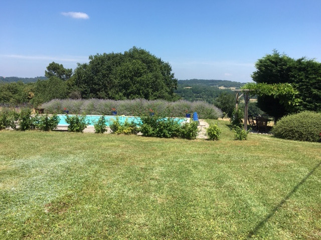 French property for sale in Montignac, Dordogne - &#8364;335,000 - photo 2