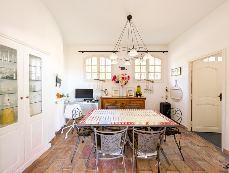 French property for sale in Carros, Alpes-Maritimes - €895,000 - photo 10