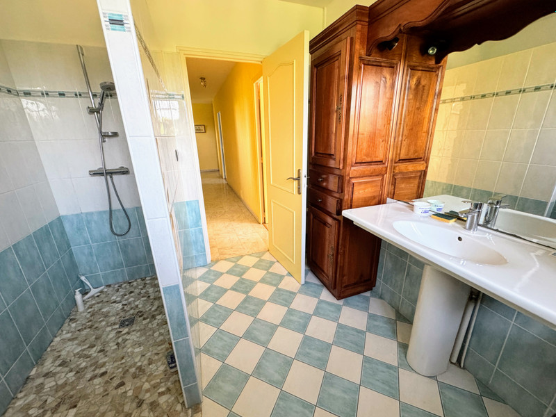 French property for sale in Chalais, Charente - €235,400 - photo 7