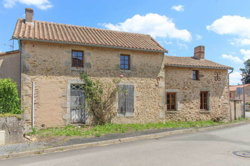 French property for sale in Oroux, Deux-Sèvres - €56,000 - photo 10