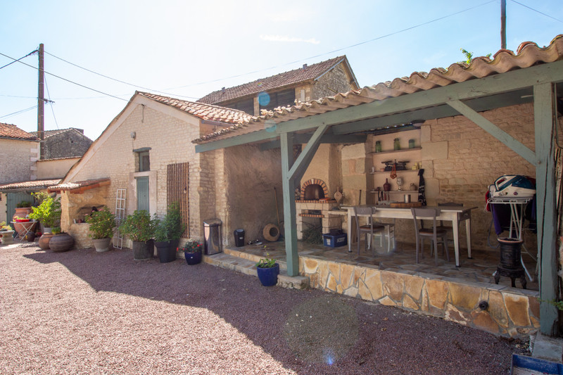 French property for sale in Dercé, Vienne - €319,500 - photo 9