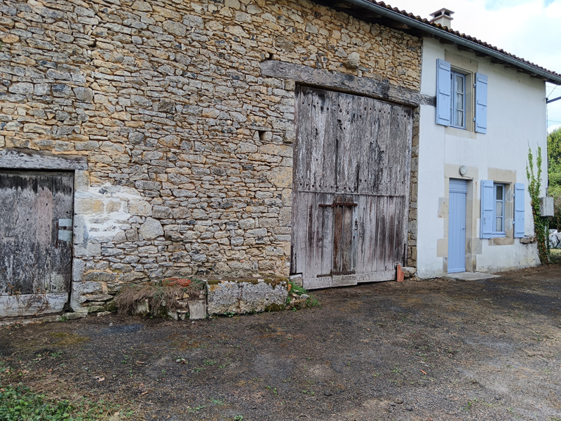 French property for sale in Alloue, Charente - €59,600 - photo 14