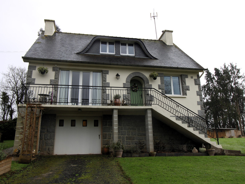 Maison à vendre à Duault, Côtes-d'Armor - 226 840 € - photo 1
