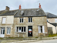 Maison à vendre à Lignières-Orgères, Mayenne - 41.600 € - photo 1