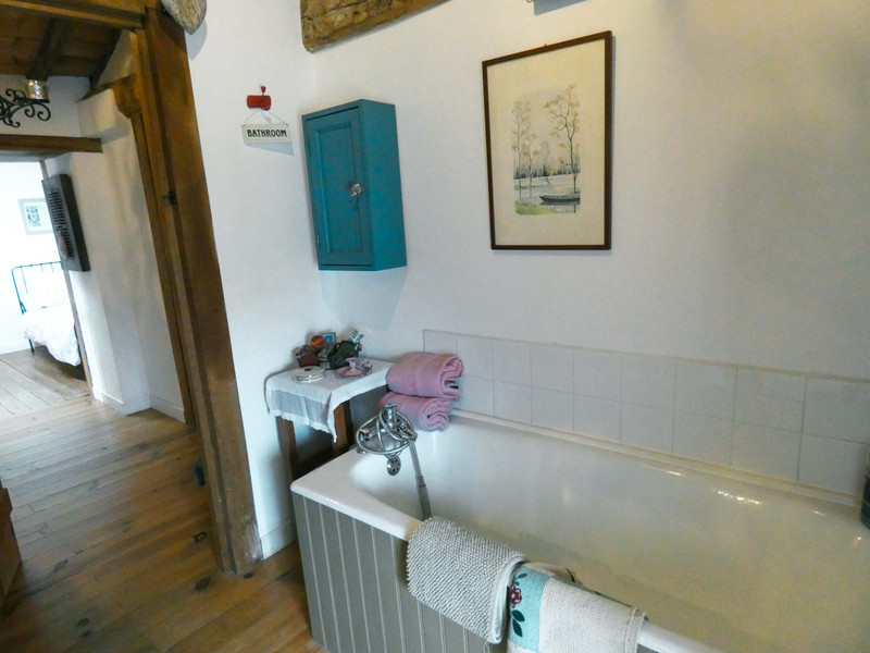 French property for sale in Bazoges-en-Pareds, Vendee - €203,040 - photo 9