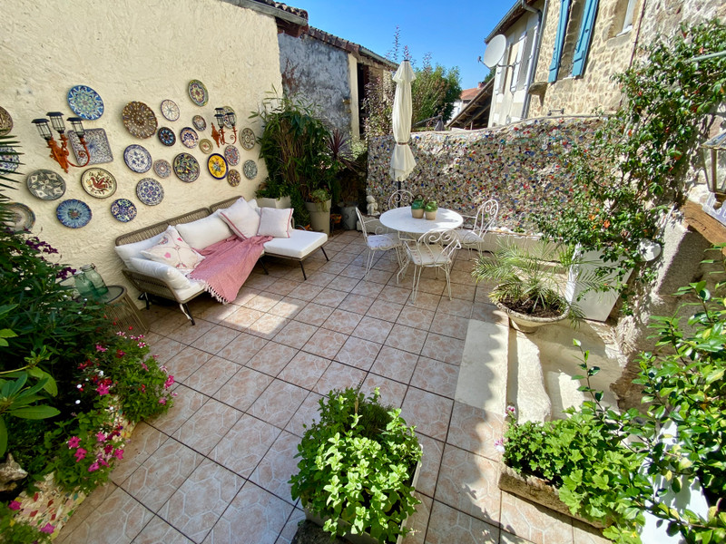 French property for sale in Vayres, Haute-Vienne - €124,500 - photo 0