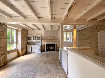 French property for sale in Vouhé, Charente-Maritime - €398,000 - photo 2