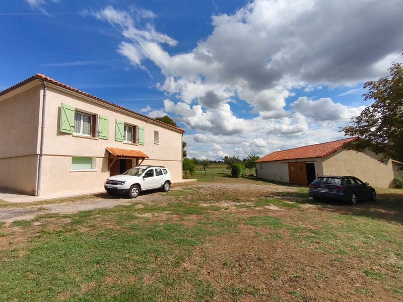 French property for sale in Marthon, Charente - €205,200 - photo 1