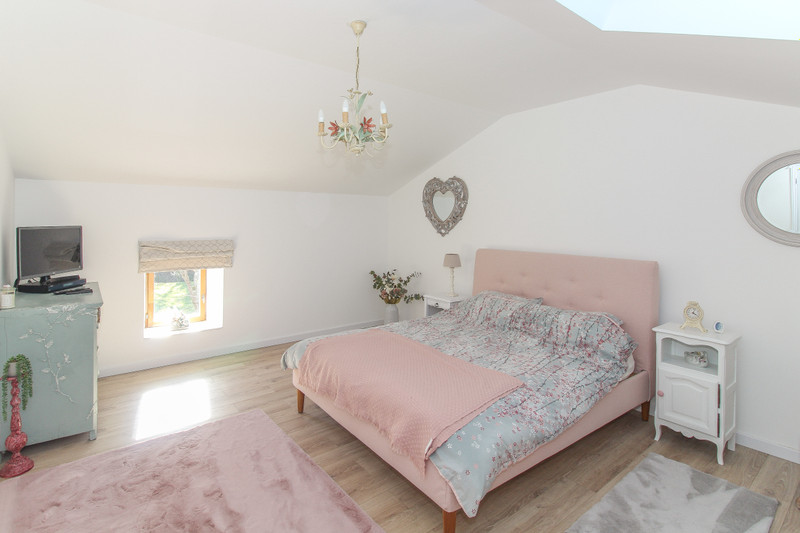 French property for sale in Chiché, Deux-Sèvres - €193,000 - photo 9