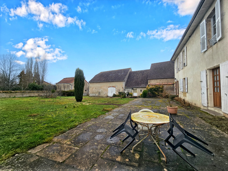 French property for sale in Le Veurdre, Allier - €214,000 - photo 7