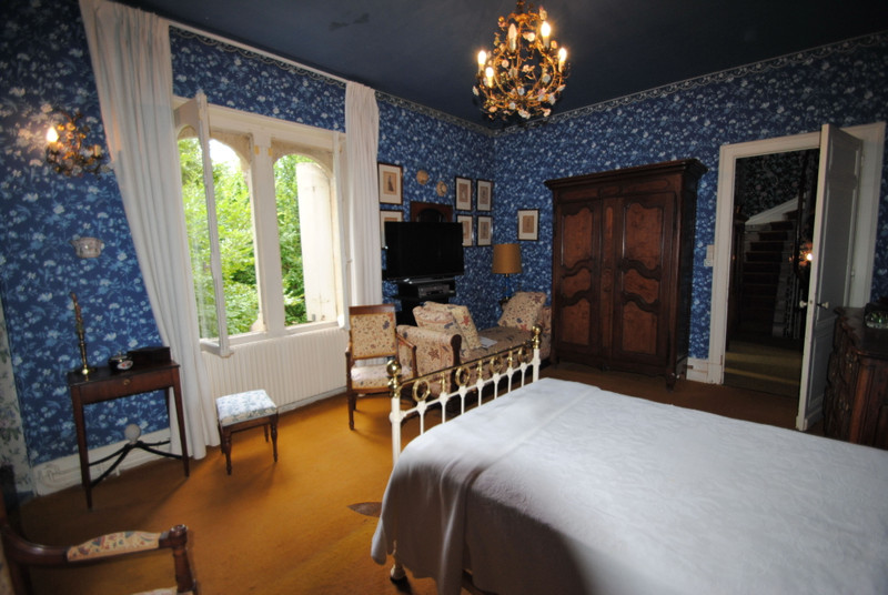 House in SaintÉmilion Gironde XIXth century MANOR with caretaker's