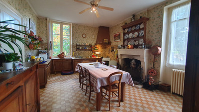 French property for sale in Barbezieux-Saint-Hilaire, Charente - €381,600 - photo 5