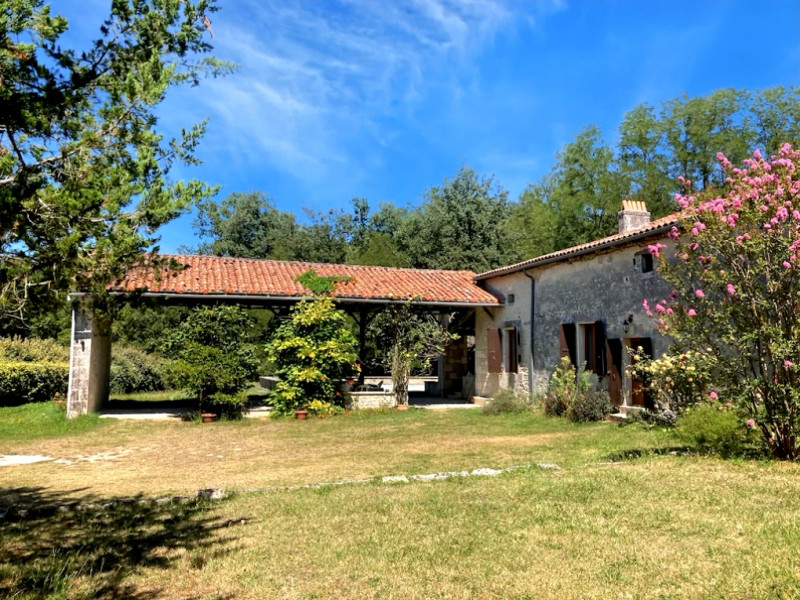 Propriété à vendre à Champagne-et-Fontaine, Dordogne - 239 000 €