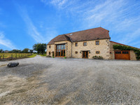 Propriété à vendre à Lurcy-Lévis, Allier - 799 000 € - photo n°2