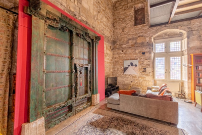 Avignon Intra-muros, unique location, 6-room flat with lift and two private car parks