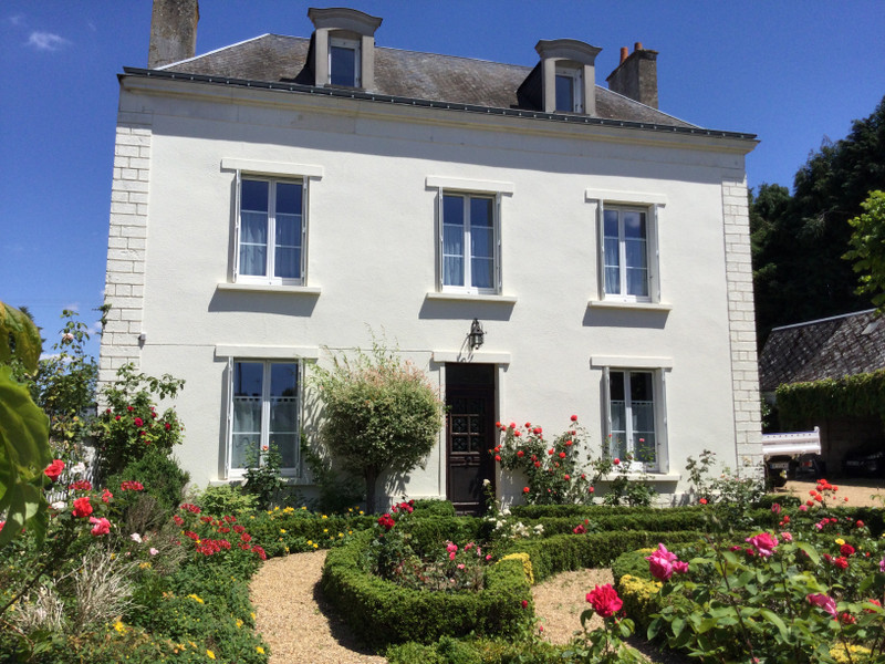 Maison à vendre à Noyant-Villages, Maine-et-Loire - 370.000 € - photo 1