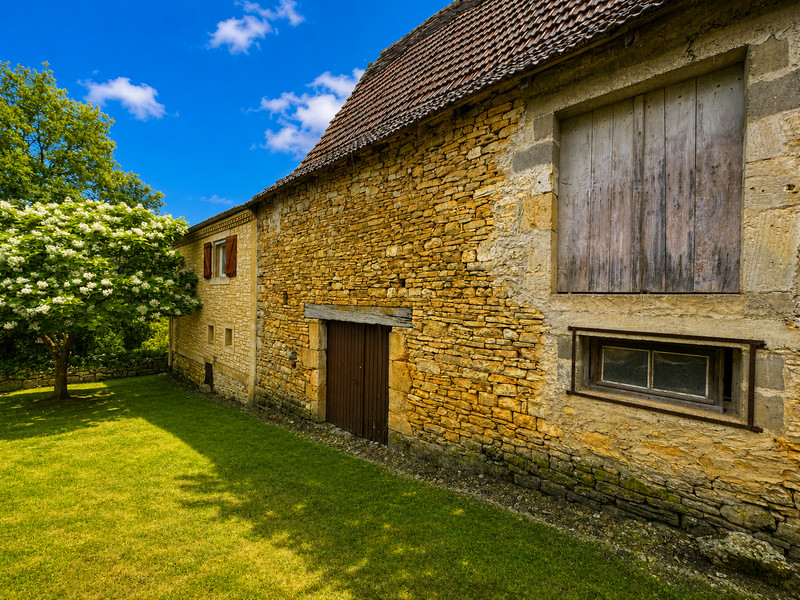 French property for sale in Bouzic, Dordogne - €140,000 - photo 2