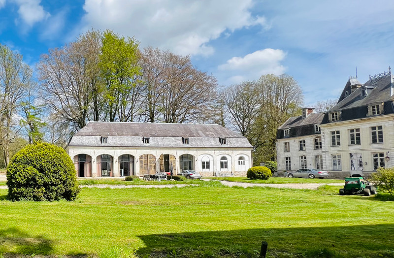 French property for sale in Humières, Pas-de-Calais - €320,000 - photo 0
