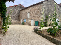 Maison à vendre à Voulême, Vienne - 251.450 € - photo 2