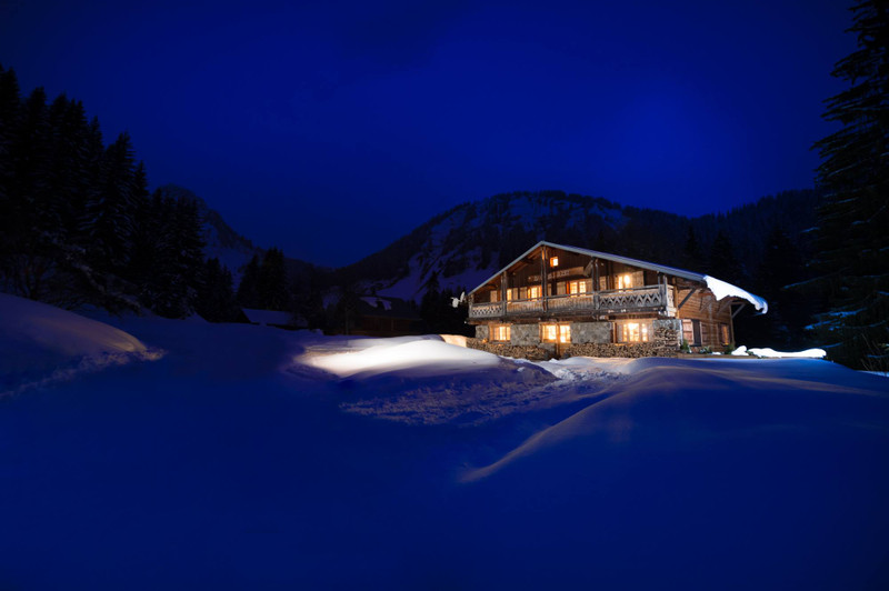 Ski property for sale in Morzine - €1,250,000 - photo 1