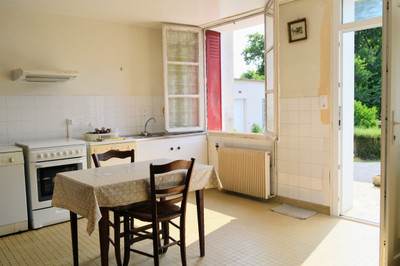French property for sale in Aunac-sur-Charente, Charente - €61,600 - photo 4
