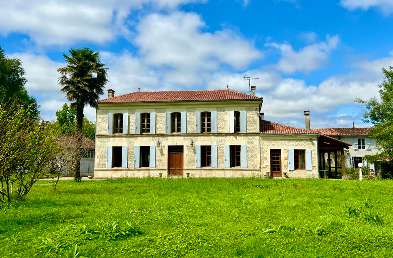 Maison à vendre à Fontenet, Charente-Maritime - 466.400 € - photo 1