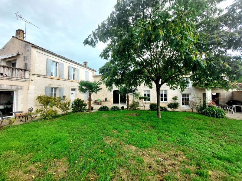 French property for sale in Cognac, Charente - €439,000 - photo 1