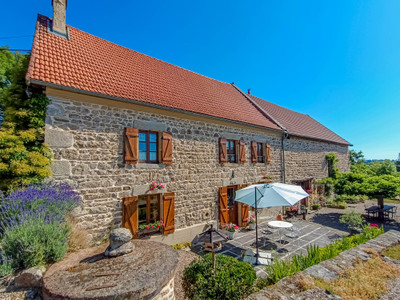 French property for sale in Saint-Gervais-d'Auvergne, Puy-de-Dôme - €449,000 - photo 1