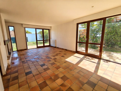 French property for sale in Léognan, Gironde - €399,000 - photo 1