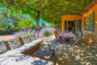 Maison à vendre à Saint-Saturnin-lès-Apt, Vaucluse - 598.000 € - photo 3
