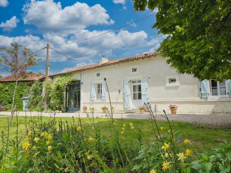 house for sale in Poitou-Charentes (Nouvelle Aquitaine)