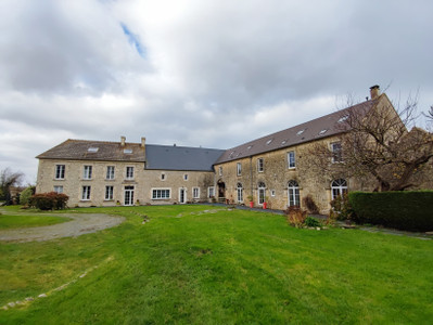 Maison à vendre à Saint-Pierre-du-Mont, Calvados, Basse-Normandie, avec Leggett Immobilier