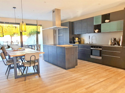 French property for sale in Uzès, Gard - €1,490,000 - photo 2