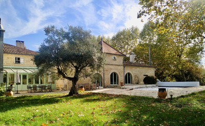 Domain of 3.5hectares with bourgeois house, janitor's house, outbuildings, garage, pool