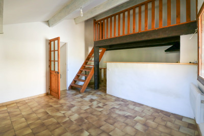 French property for sale in Saint-Maximin, Gard - €115,000 - photo 1