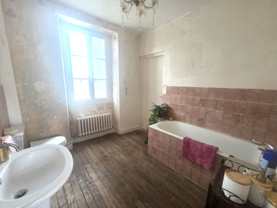 French property for sale in Argentré-du-Plessis, Ille-et-Vilaine - €152,600 - photo 9