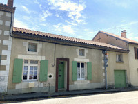 Maison à vendre à Adriers, Vienne - 79.200 € - photo 1