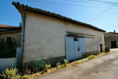 French property for sale in Écuras, Charente - €88,000 - photo 11