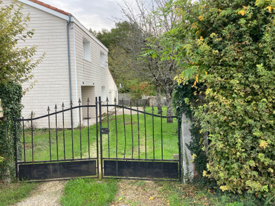 Maison à vendre à Chaunac, Charente-Maritime, Poitou-Charentes, avec Leggett Immobilier
