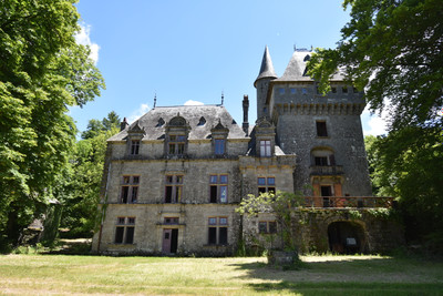 Chateau à vendre à Égletons, Corrèze, Limousin, avec Leggett Immobilier