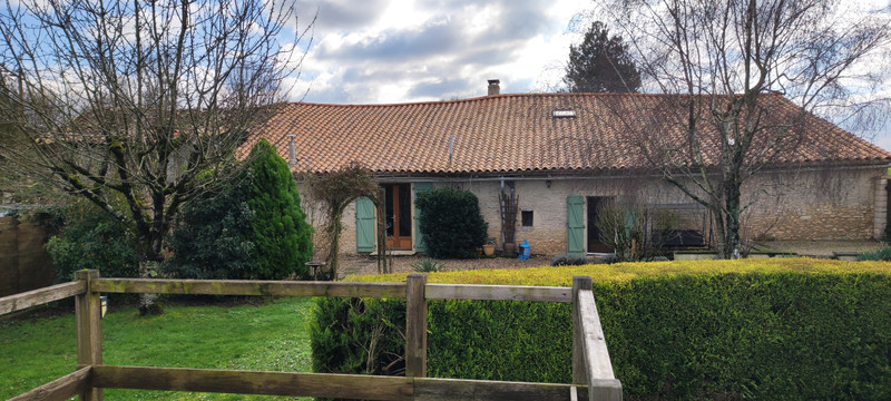 French property for sale in Chaunay, Vienne - €158,050 - photo 1
