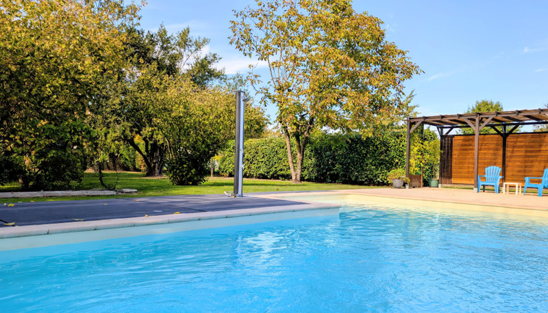 French property for sale in Les Billaux, Gironde - €585,000 - photo 2