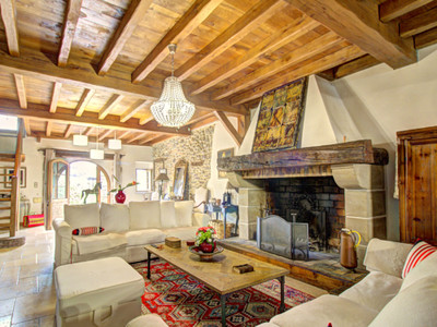 EXQUISITE 15th-CENTURY BASQUE FARMHOUSE + STUNNING MOUNTAIN VIEWS + IDEAL FOR BED & BREAKFAST + BEACH 50 MINS