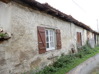 Maison à vendre à Lésignac-Durand, Charente - 29 000 € - photo 4