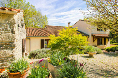 Maison à vendre à Le Vert, Deux-Sèvres, Poitou-Charentes, avec Leggett Immobilier