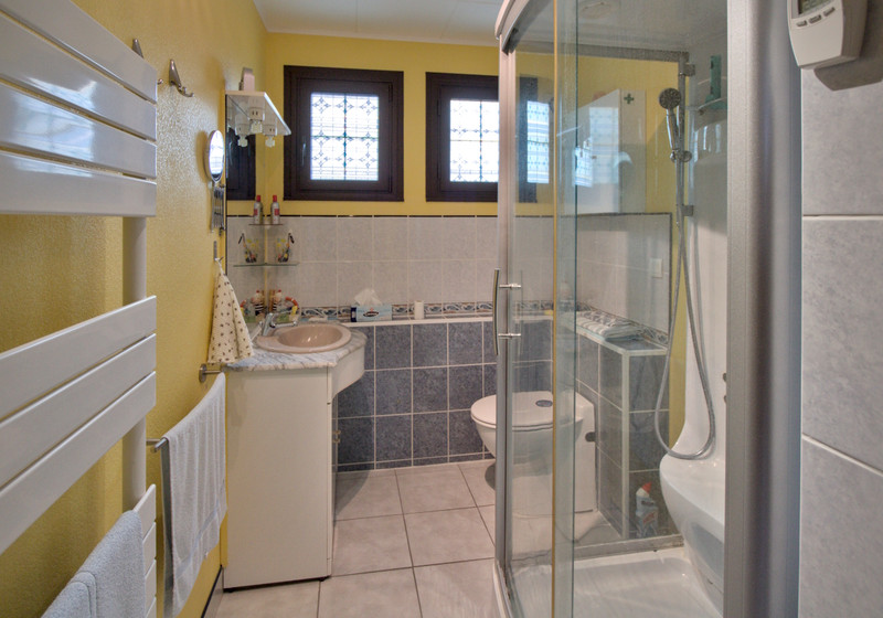 French property for sale in Bayeux, Calvados - €381,600 - photo 4
